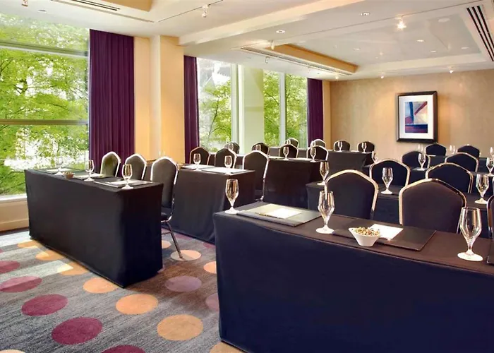 Sofitel Magnificent Mile Hotel 5*