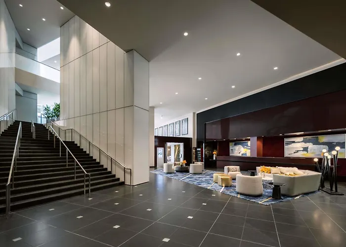Sofitel Magnificent Mile Hotel 5*